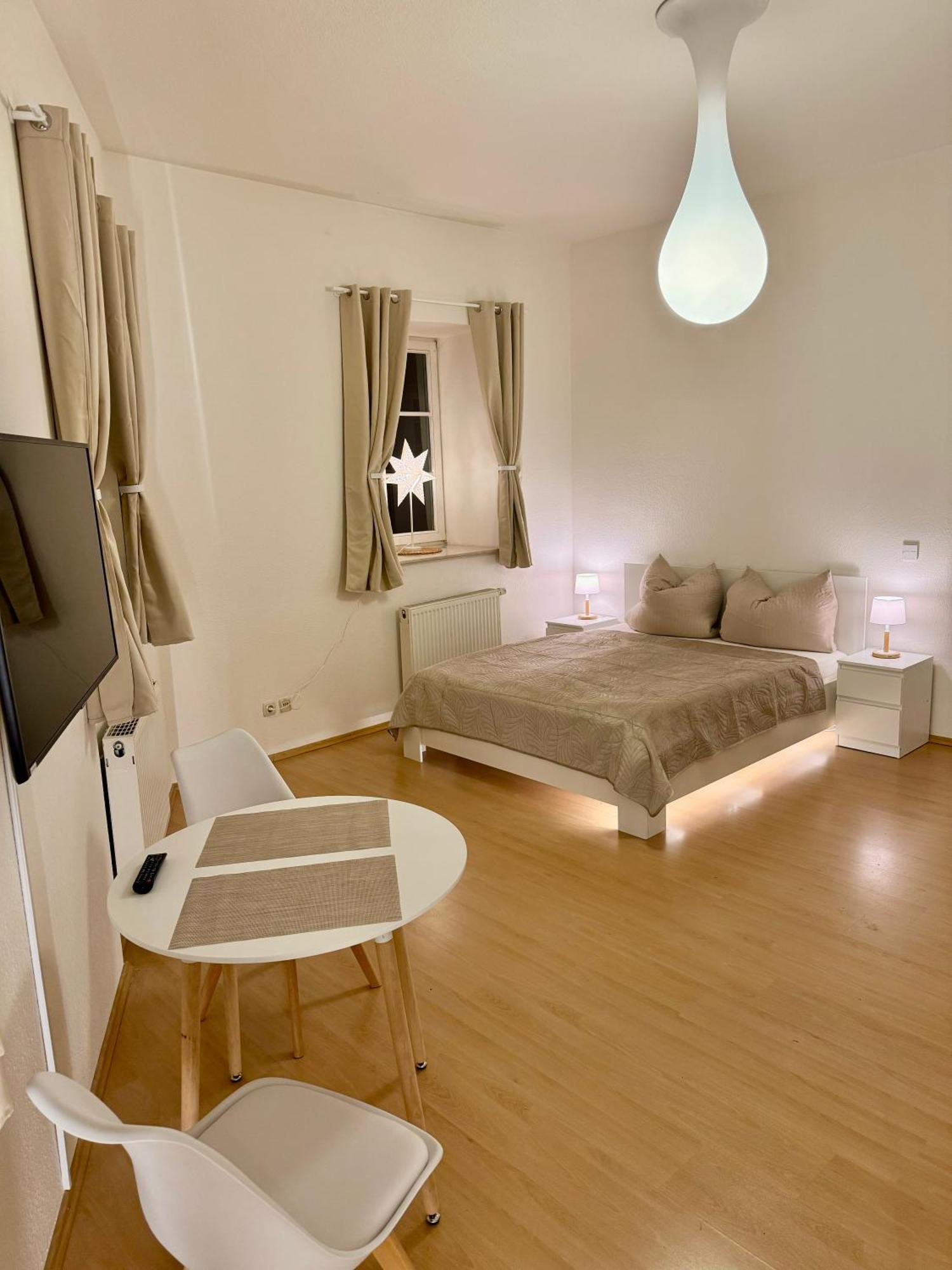 Ferienwohnung Schildblick Modernes Apartment Direkt In Der Altstadt Von Erfurt Nahe Der Kraemerbruecke - Beste Innenstadtlage Exteriör bild