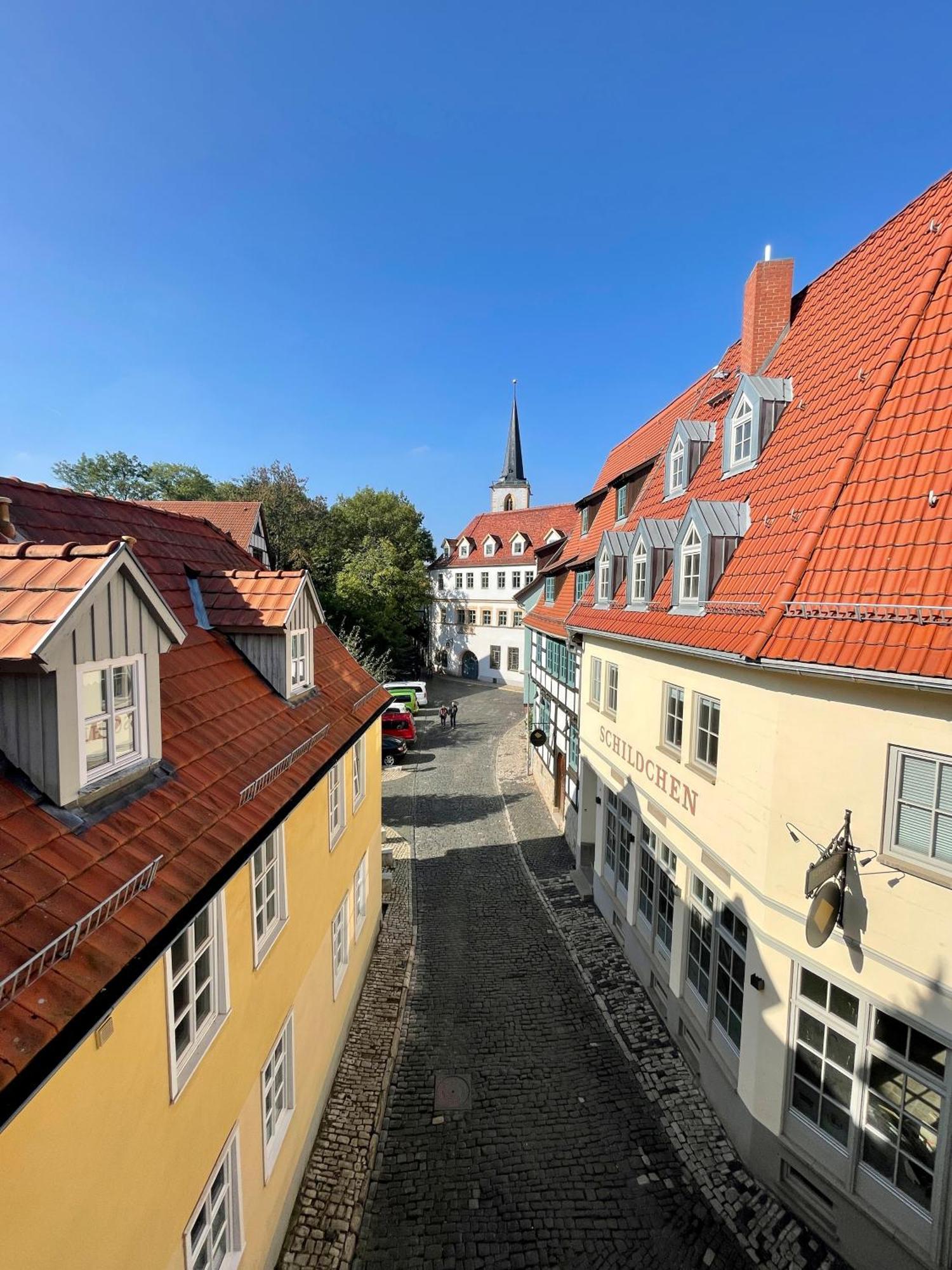 Ferienwohnung Schildblick Modernes Apartment Direkt In Der Altstadt Von Erfurt Nahe Der Kraemerbruecke - Beste Innenstadtlage Exteriör bild