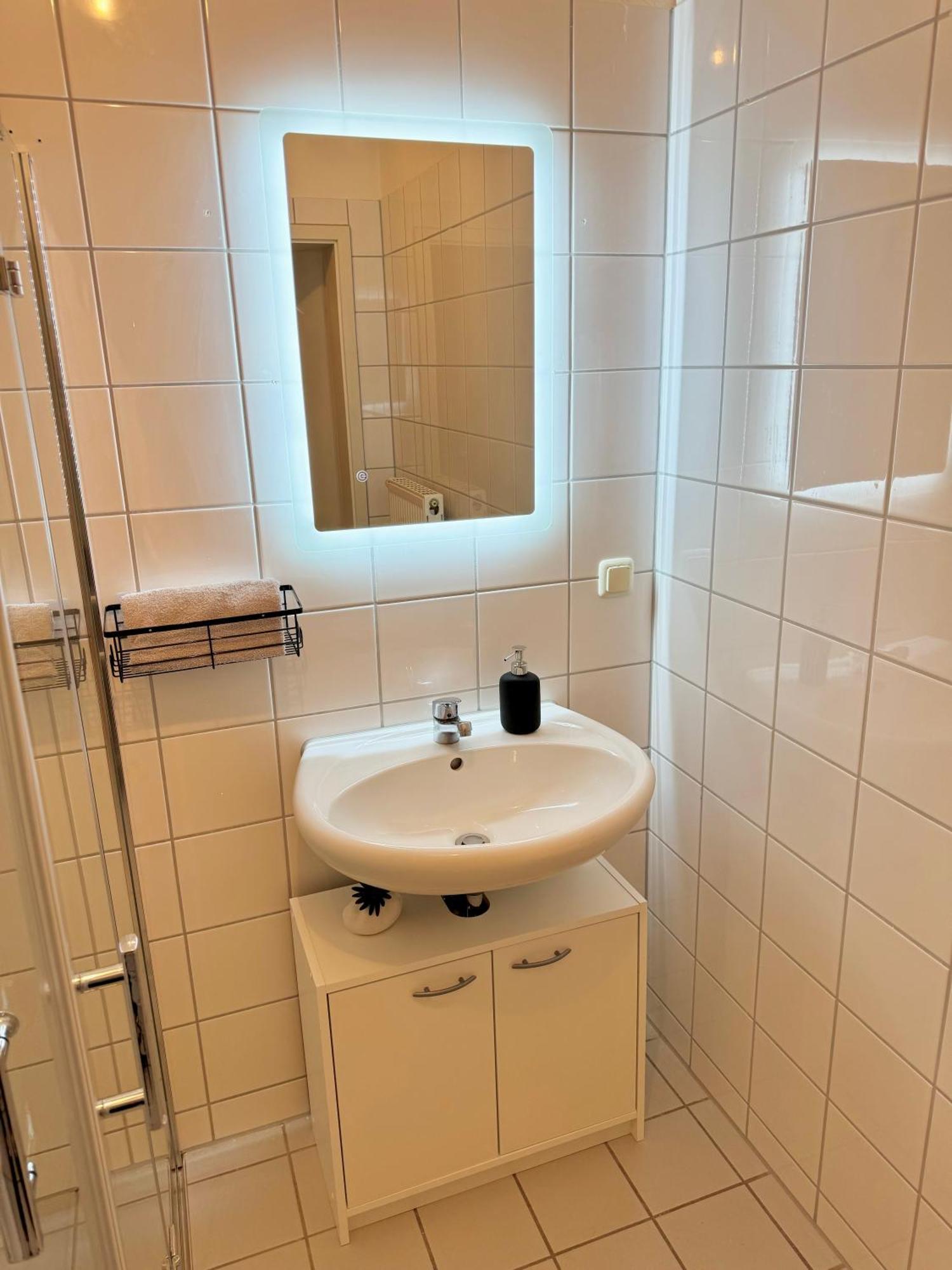 Ferienwohnung Schildblick Modernes Apartment Direkt In Der Altstadt Von Erfurt Nahe Der Kraemerbruecke - Beste Innenstadtlage Exteriör bild