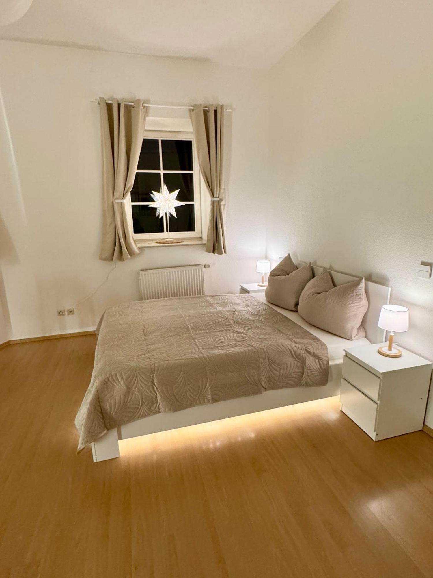 Ferienwohnung Schildblick Modernes Apartment Direkt In Der Altstadt Von Erfurt Nahe Der Kraemerbruecke - Beste Innenstadtlage Exteriör bild
